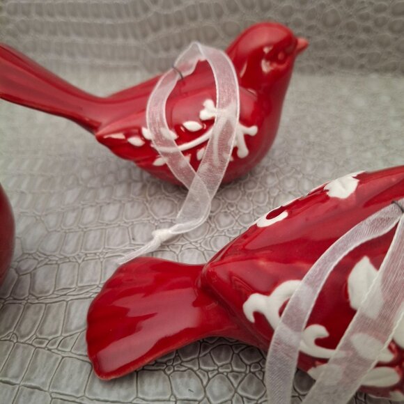 Set Of 3 Red Ceramic Bird Ornaments With White Floral Design Ribbon Hangers - Picture 5 of 6